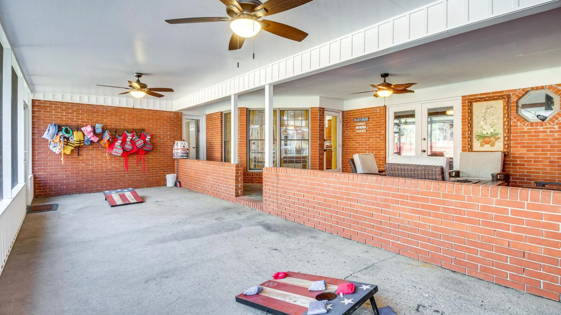 Beautiful Hinesville Retreat With Lanai And Pool! Holiday home